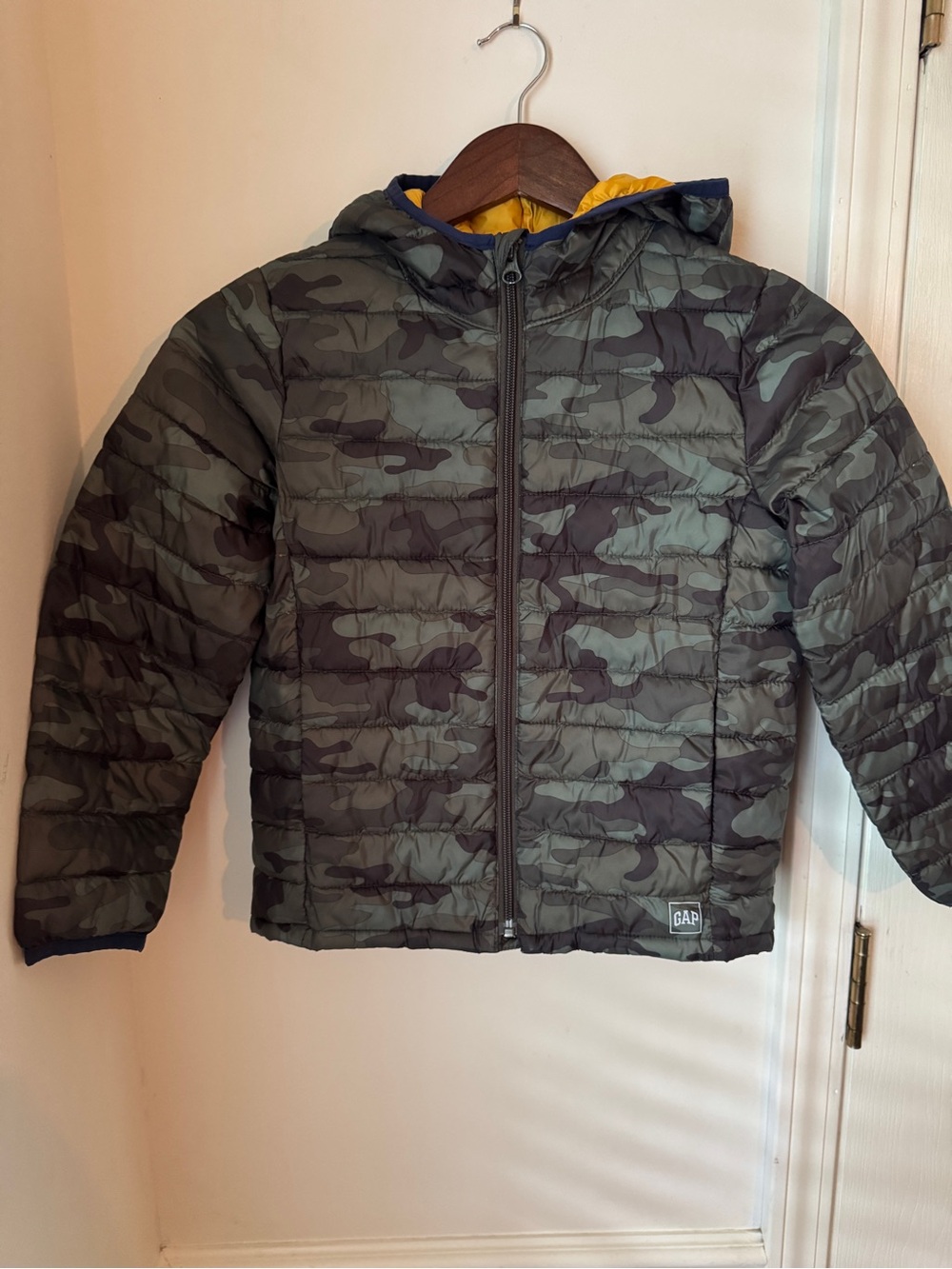 GAP Kids Green Camo Puffer Jacket Size Small